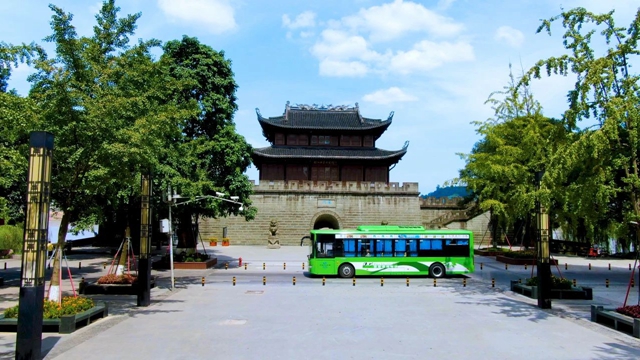 泸州公交161线路：安全行驶近3000万公里，乘客满意度10