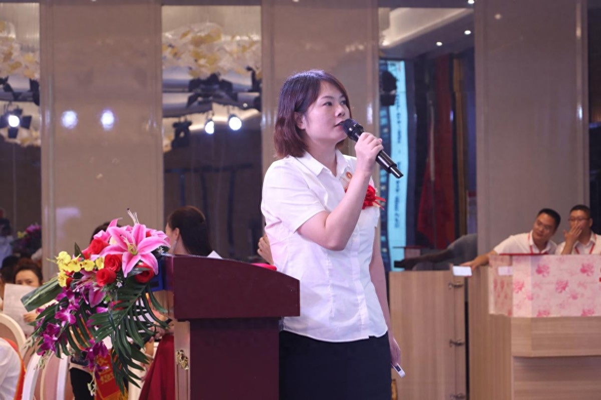泸州市小微企业商会十周年庆典活动圆满举行(图35) 泸州市小微企业商会十周年庆典活动圆满举行(图35)
