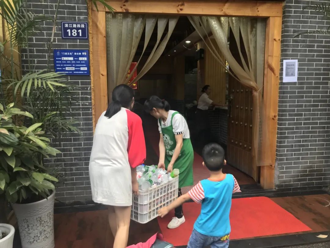 泸州段长江沱江洪峰来袭 临江市民陆续撤离中(图24) 泸州段长江沱江洪峰来袭 临江市民陆续撤离中(图24)