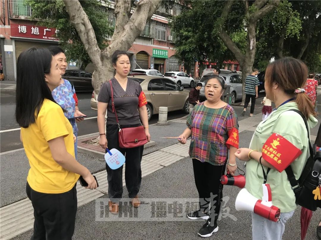 泸州段长江沱江洪峰来袭 临江市民陆续撤离中(图23) 泸州段长江沱江洪峰来袭 临江市民陆续撤离中(图23)