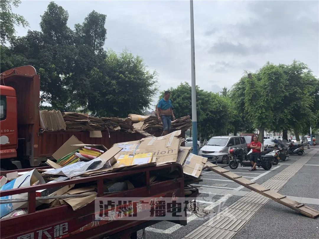 泸州段长江沱江洪峰来袭 临江市民陆续撤离中(图25) 泸州段长江沱江洪峰来袭 临江市民陆续撤离中(图25)