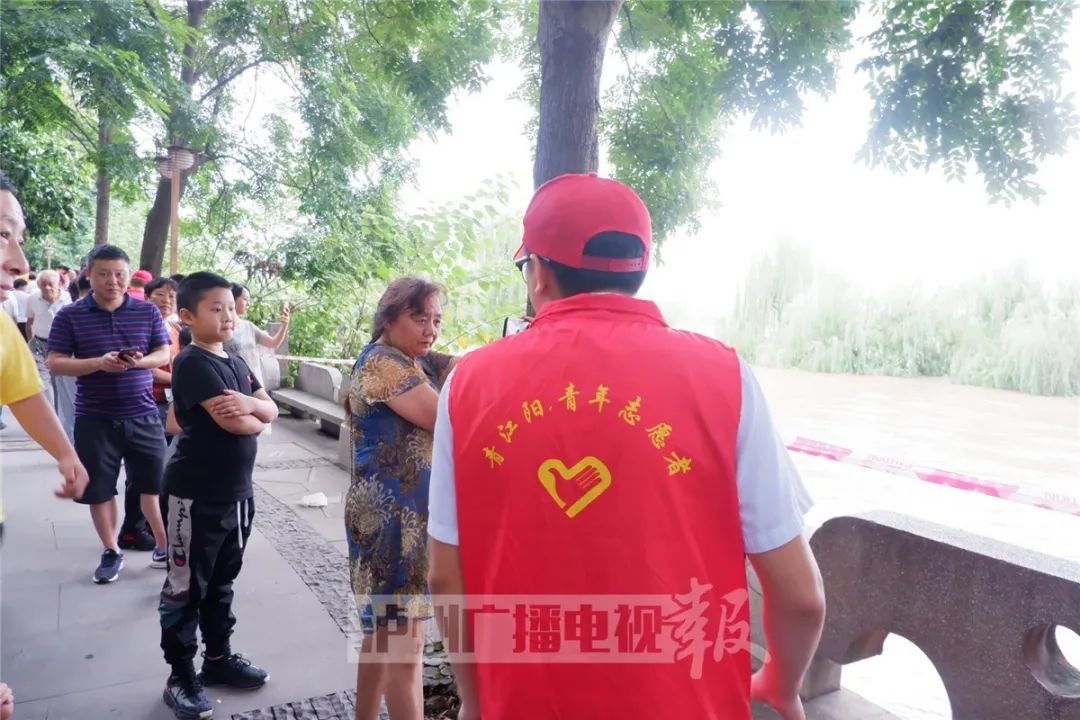泸州段长江沱江洪峰来袭 临江市民陆续撤离中(图14) 泸州段长江沱江洪峰来袭 临江市民陆续撤离中(图14)
