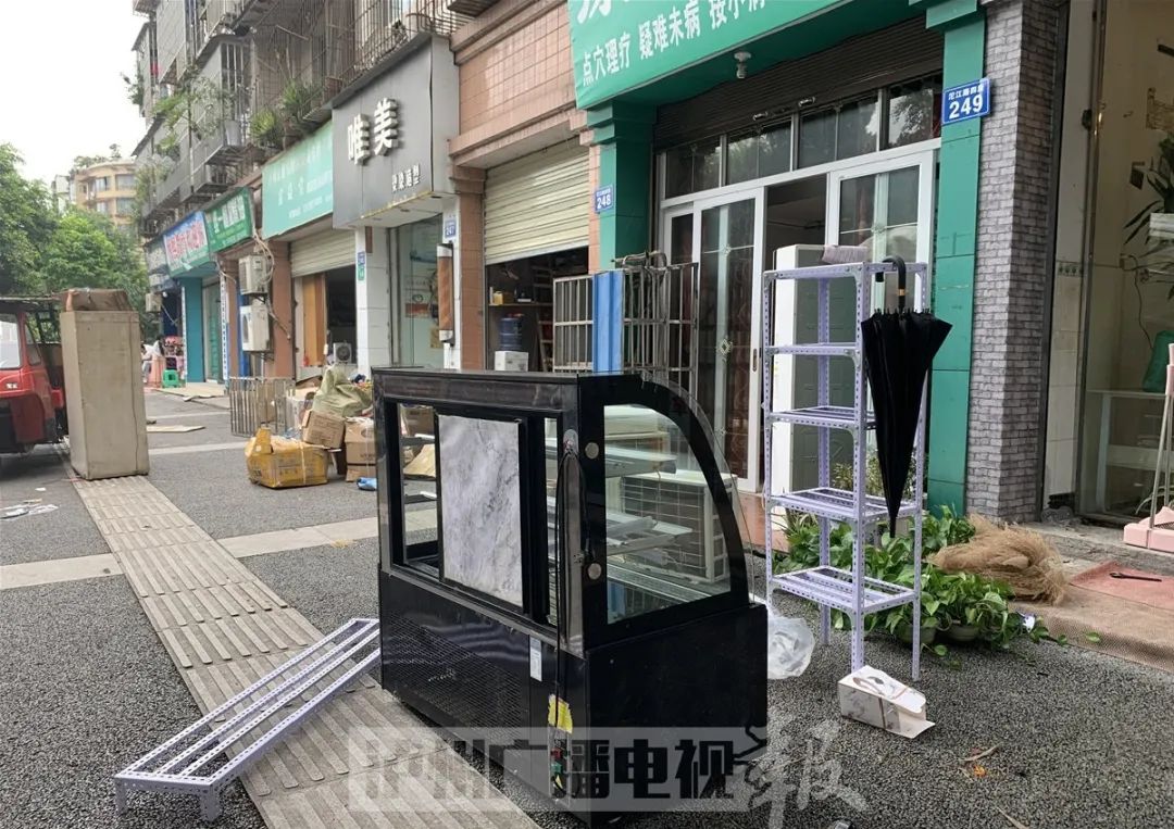 泸州段长江沱江洪峰来袭 临江市民陆续撤离中(图29) 泸州段长江沱江洪峰来袭 临江市民陆续撤离中(图29)