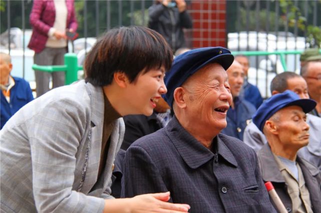 江阳区新联会在江北镇敬老院举办“伴晚义仓”公益活动(图15) 江阳区新联会在江北镇敬老院举办“伴晚义仓”公益活动(图15)