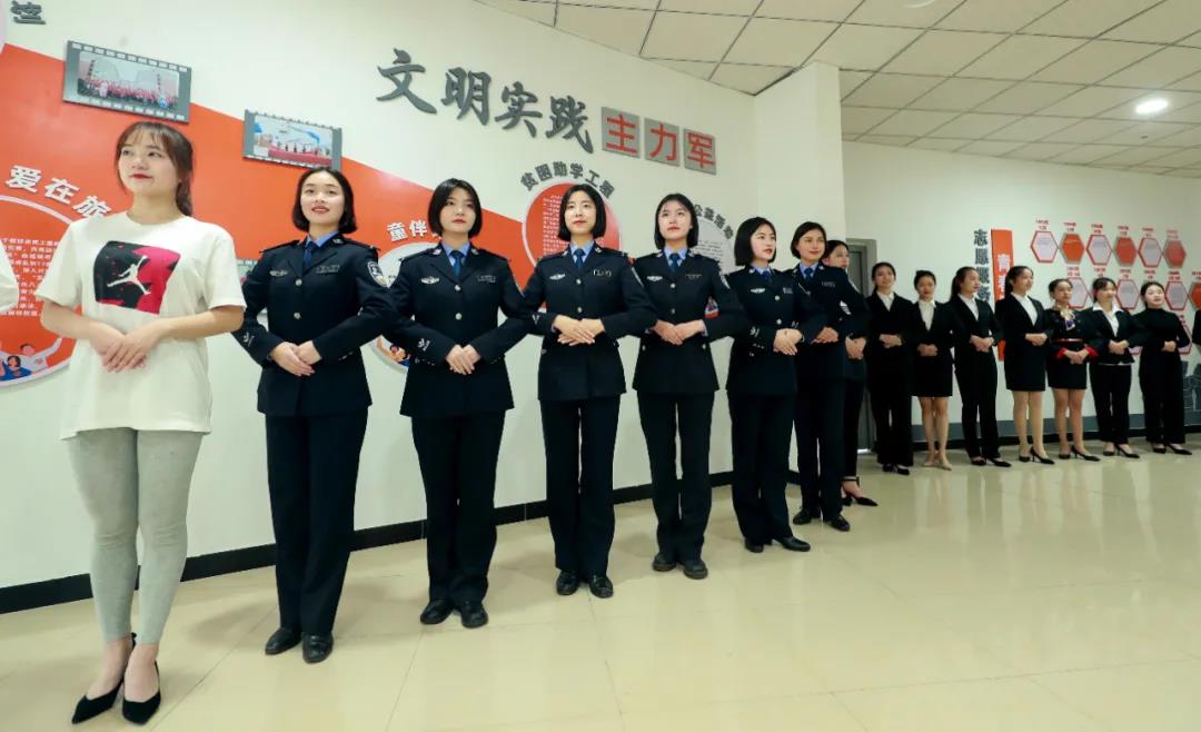 酒博会来了 泸州各高校美女志愿者已就位(图11)