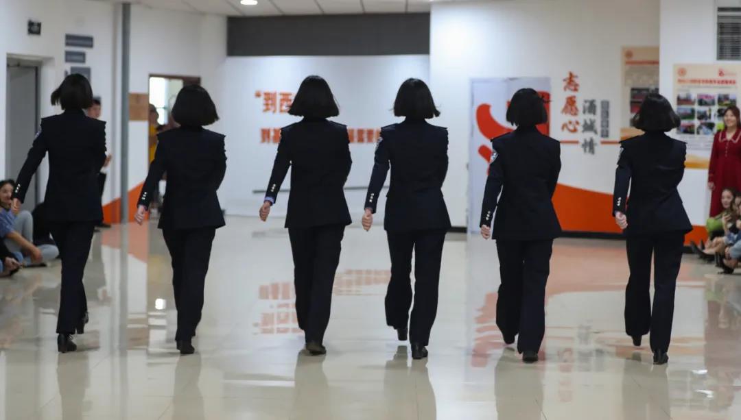 酒博会来了 泸州各高校美女志愿者已就位(图13)