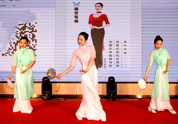 泸州市小微企业商会2021迎春年会盛典隆重举行(图11) 泸州市小微企业商会2021迎春年会盛典隆重举行(图11)